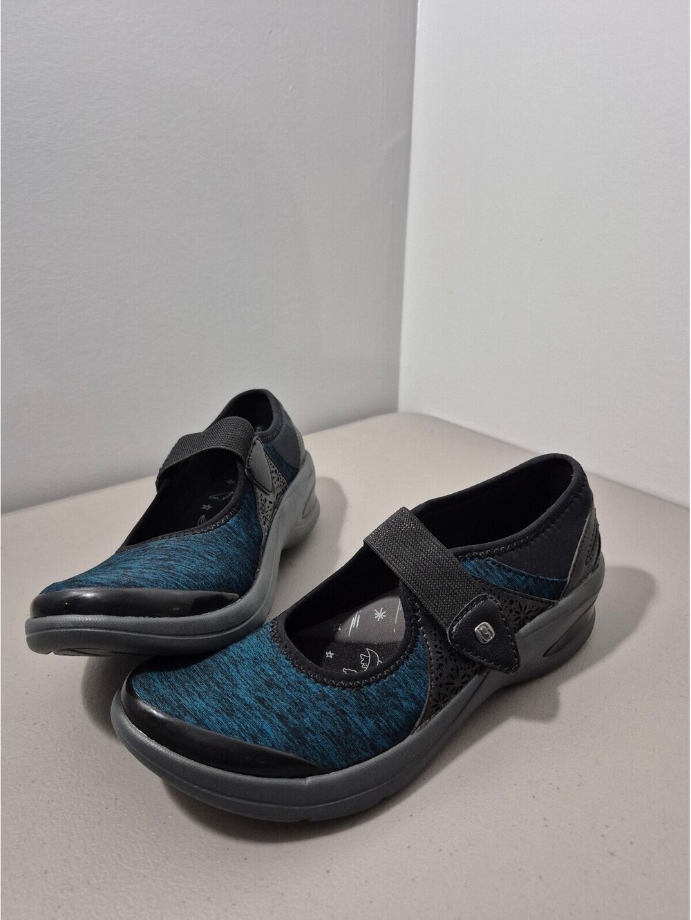 BZees Reign Mary Jane Shoes 6.5M Blue Teal Comfort Walking Flats